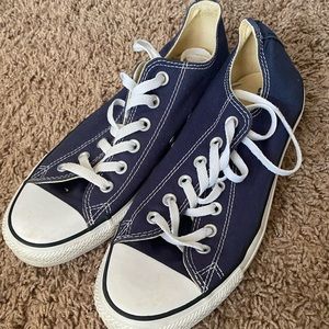 Navy blue converse